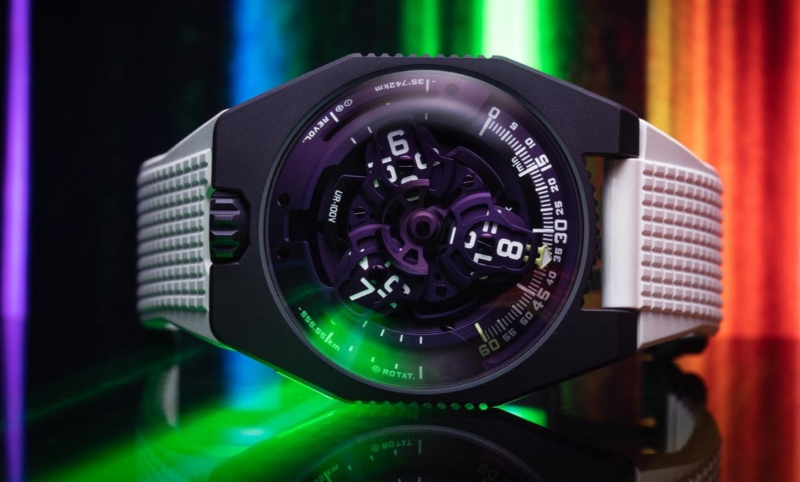 URWERK - SATELLITE - UR-100V ULTRAVIOLET - 遊走在懷舊與科幻之間的味道，URWERK UR-100V UltraViolet紫光奇俠