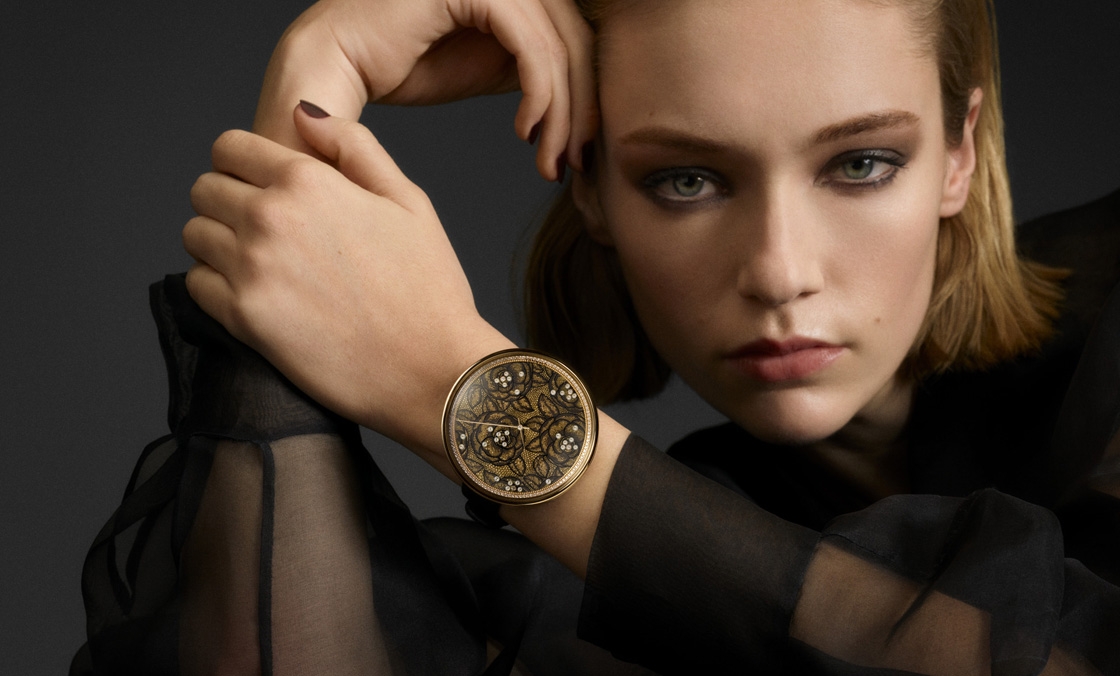 CHANEL - MADEMOISELLE PRIVÉ - H9463 - 直徑55mm的圓,一個充滿CHANEL風格意象的袖珍世界|Mademoiselle Privé Pique-Aiguilles 腕錶系列