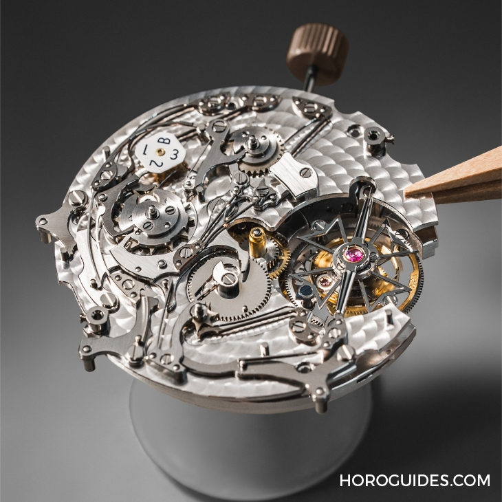 VACHERON CONSTANTIN - TRADITIONNELLE - 6300T/000P-H056 - 270年巔峰獻禮!江詩丹頓Traditionnelle鉑金陀飛輪萬年曆腕錶攜新機芯與精雕飾面同場誌慶