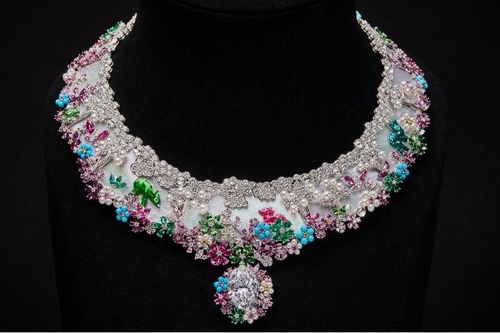 DIOR - 奇想織夢，瑰寶載藝｜DIOR以破格工藝詩意演繹Diorexquis高級珠寶系列