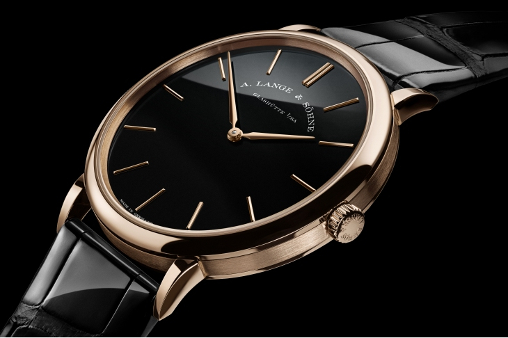 A. LANGE & SÖHNE - SAXONIA - 德系簡約，邂逅冷冽鉑金與溫潤蜜金｜朗格推出Saxonia Thin蜂蜜金及鉑金黑色縞瑪瑙限量版