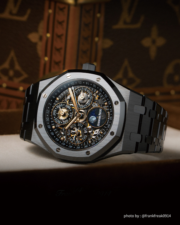 AUDEMARS PIGUET - ROYAL OAK - 26585CE.OO.1225CE.01 - 藏家Rolf Chen的年度最愛｜HOROGUIDES雜誌Vol.9特別企劃