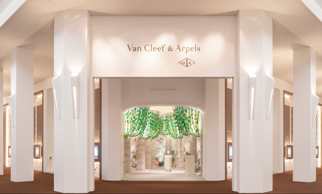 VAN CLEEF & ARPELS - POETIC COMPLICATION - Lady Arpels Heures Florales - 製錶界造夢強者Van Cleef & Arpels回歸W&W,繼續打造會說故事的錶