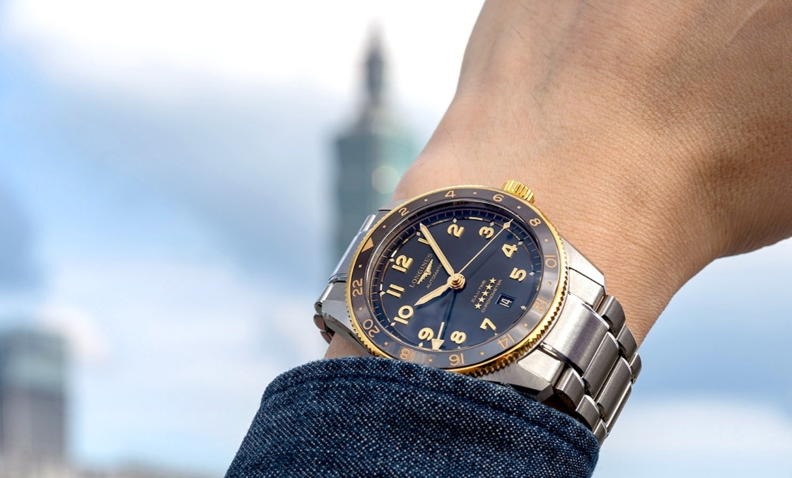 LONGINES - SPIRIT - L3.812.5.53.6 - 為此地與彼時，都鍍上Golden Hour：浪琴表Spirit Zulu Time，新增18K黃金細節