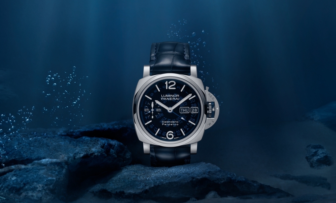 PANERAI - LUMINOR - 透視深海時間｜PANERAI全新Luminor萬年曆兩地時間鉑金腕錶PAM01575