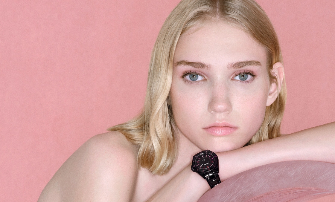 CHANEL - J12 - （Mademoiselle J12 Blush Caliber 12.1機芯38毫米腕錶） - 以粉紅色調為腕錶上妝：CHANEL BLUSH限定腕錶系列，彩妝美學與高級製錶的交會