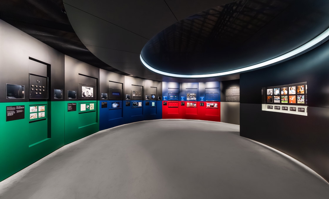 ROLEX - GMT-MASTER II - 雙時區經典，雙色美學｜勞力士GMT-Master「穿越時區」展覽