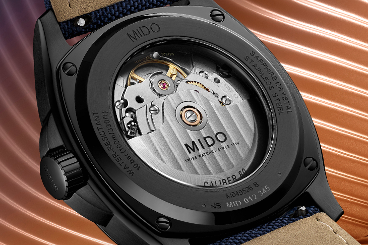 MIDO - MULTIFORT - M049.526.37.041.00 - MIDO美度表大秀視覺衝擊,Multifort TV Big Date電光藍橘及黑灰亮黃撞色登場