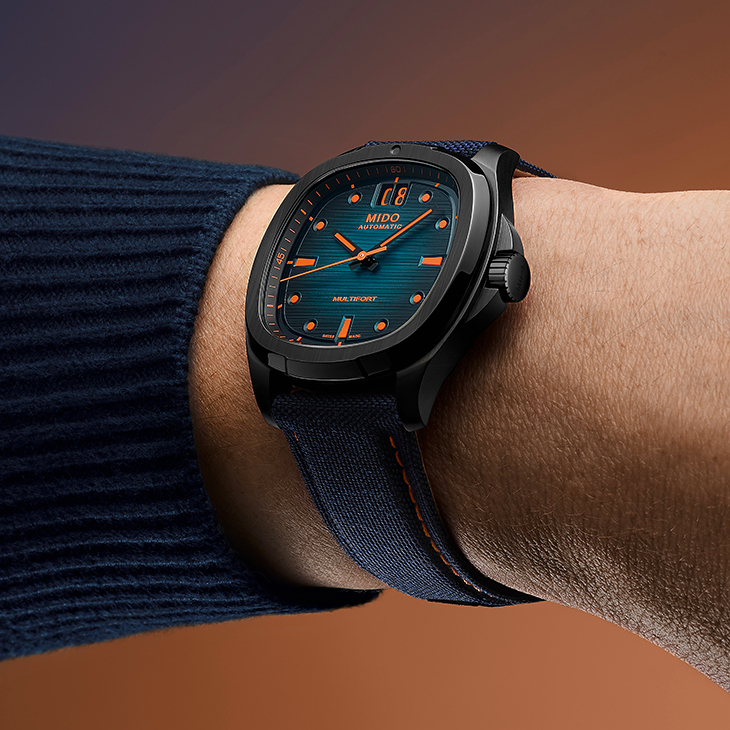 MIDO - MULTIFORT - M049.526.37.041.00 - MIDO美度表大秀視覺衝擊,Multifort TV Big Date電光藍橘及黑灰亮黃撞色登場