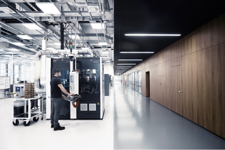 IWC - INGENIEUR - IW328908 - 親訪IWC沙夫豪森:走進機芯背後的真實世界