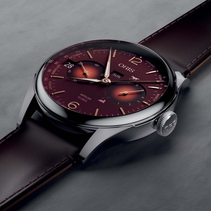 ORIS - ARTELIER - 01 113 7806 4088-Set - ORIS 豪利時發表火馬年限量版腕錶:以深紅錶盤詮釋火馬精神