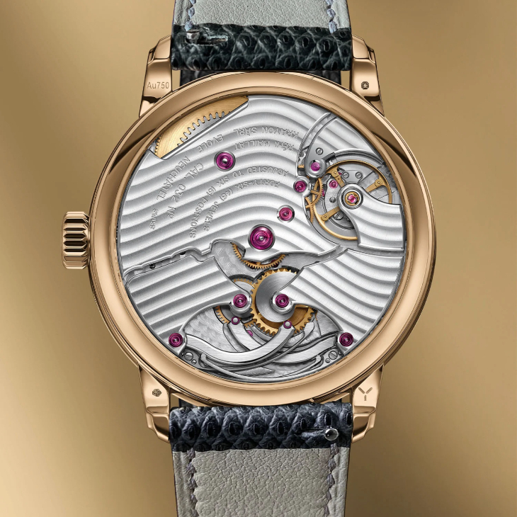 KRAYON - ANYDAY - C032-02 - Krayon Anyday 換上 18K 玫瑰金新裝,為獨特的月曆結構增添溫潤層次