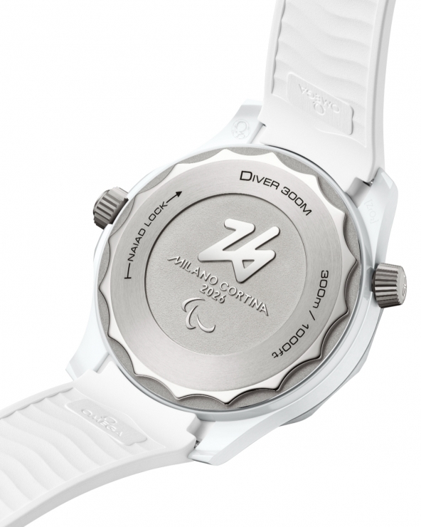 OMEGA - SEAMASTER - 522.92.44.20.04.001 - 純白極致的冰雪美學!歐米茄推出海馬潛水300米「Milano Cortina 2026」帕運特別版