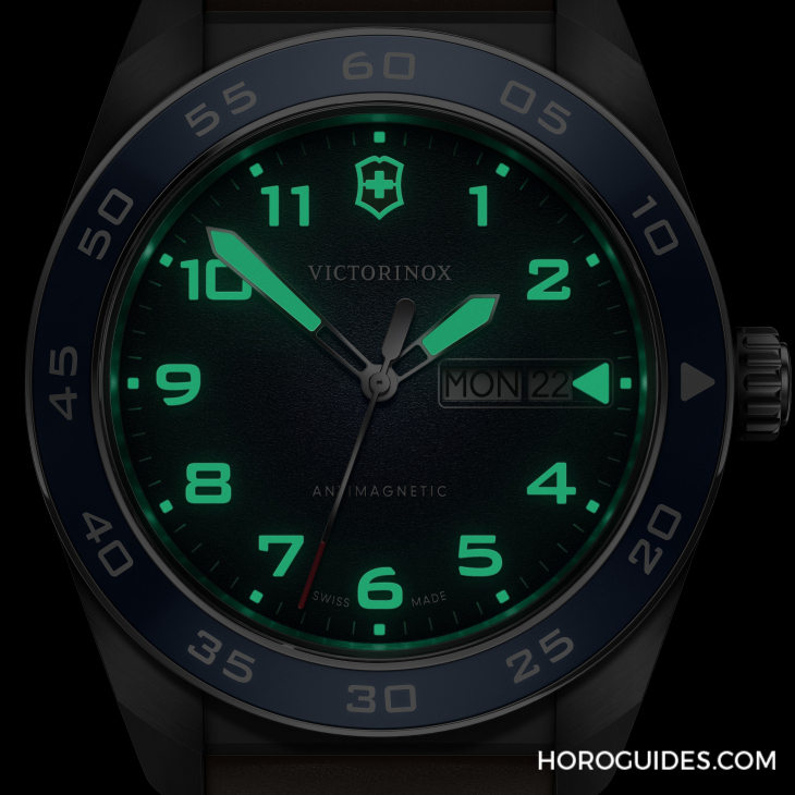 VICTORINOX - SWISS ARMY - 242040 - VICTORINOX 全新Swiss Army系列 都會探險家進化登場