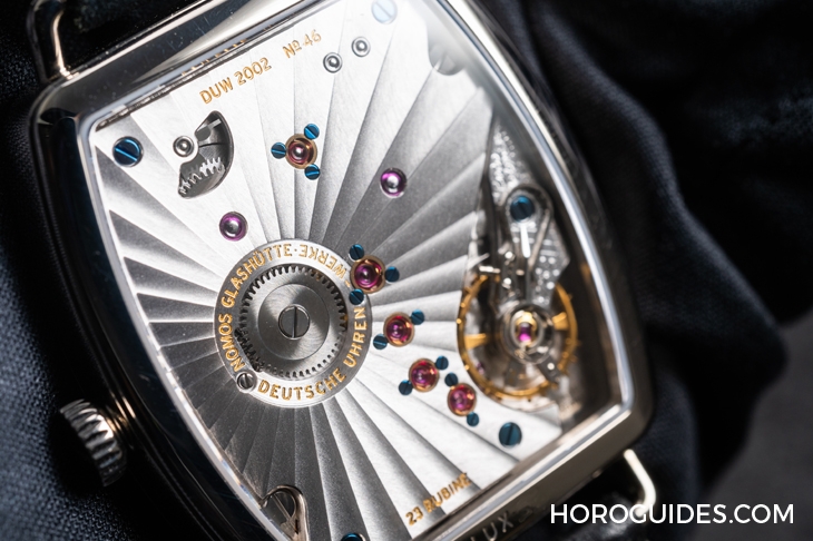 NOMOS - GOLDEN - 920 - NOMOS Lux白金腕錶,一種讓人意猶未盡的氣質美學