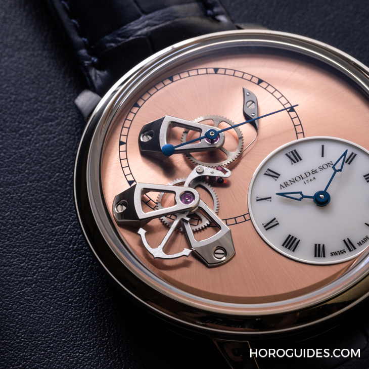 ARNOLD & Son - DSTB - 1ATCX.P01A.C200X - 從跳秒到超大月相－－盤點Arnold & Son招牌設計，看懂這個品牌得自古老航海時計的內涵