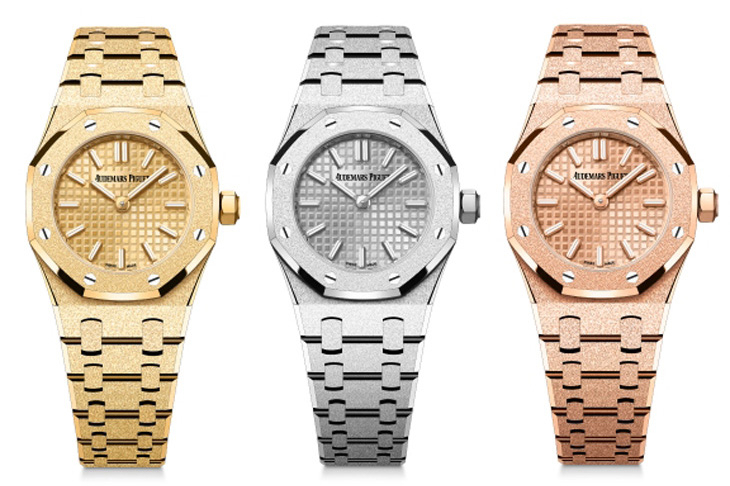 AUDEMARS PIGUET - ROYAL OAK - 77450BA.GG.1361BA.01 - 擁抱經典工藝也探索創新技術，看愛彼AP如何玩轉貴金屬的多重魅力｜2024年新作精選