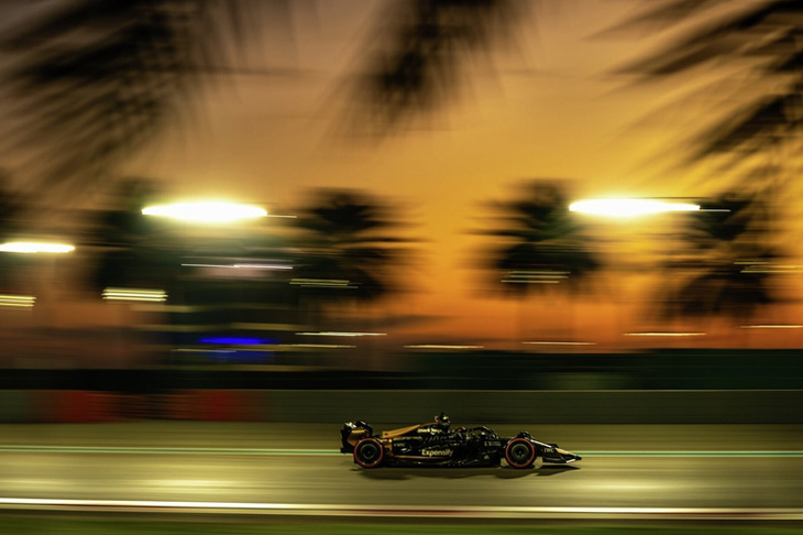 IWC - INGENIEUR - IW328908 - 真假?IWC最新贊助的F1車隊逆襲奪冠,還打造聯名錶款?!布萊德彼特和《F1電影》演給你看