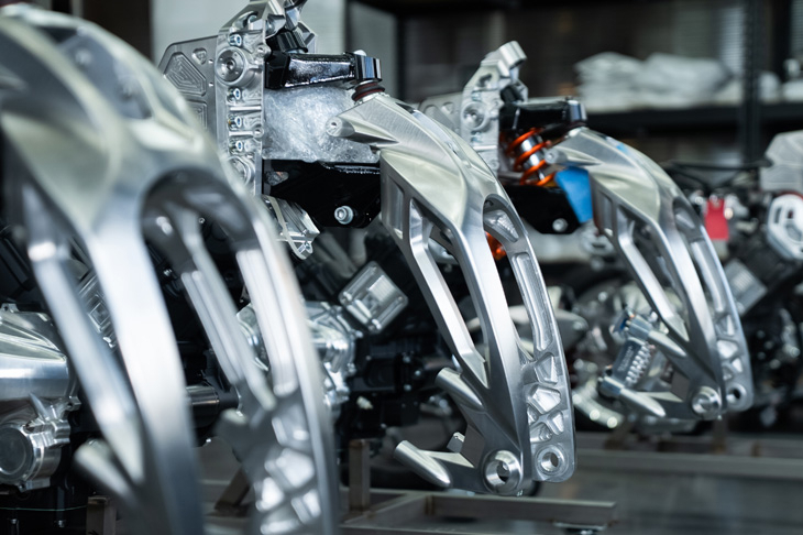 RICHARD MILLE - 極速逸品！以製錶精髓入魂的動力機械｜RICHARD MILLE ⨯ Brough Superior RMB01摩托車