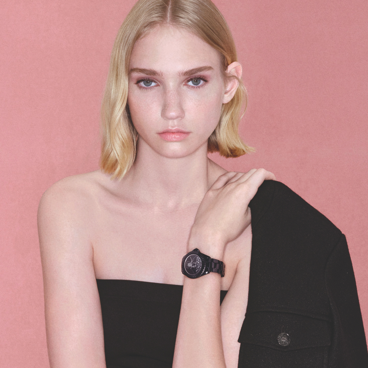 CHANEL - J12 - （Mademoiselle J12 Blush Caliber 12.1機芯38毫米腕錶） - 以粉紅色調為腕錶上妝：CHANEL BLUSH限定腕錶系列，彩妝美學與高級製錶的交會