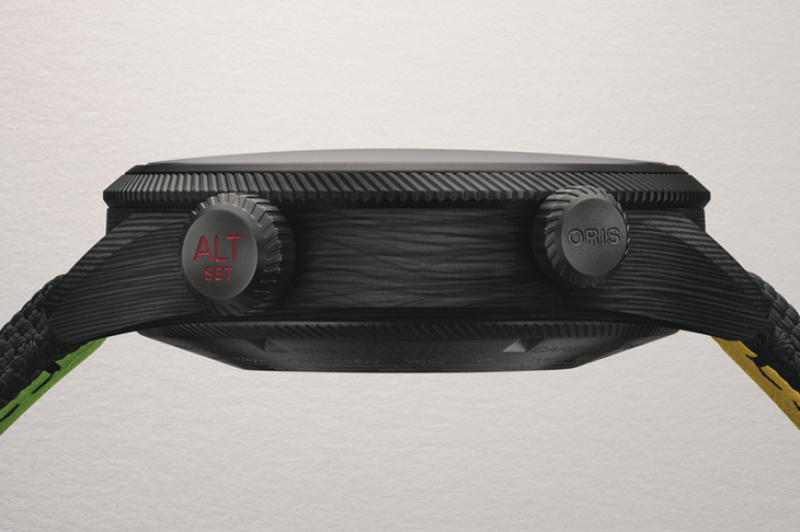 ORIS - PROPILOT - 01 793 7775 8724-Set - Oris〈2025日內瓦錶展〉新作：ProPilot Altimeter “Mission Control”限量腕錶科幻風加持、Calibre 113首度加入Big Crown錶系