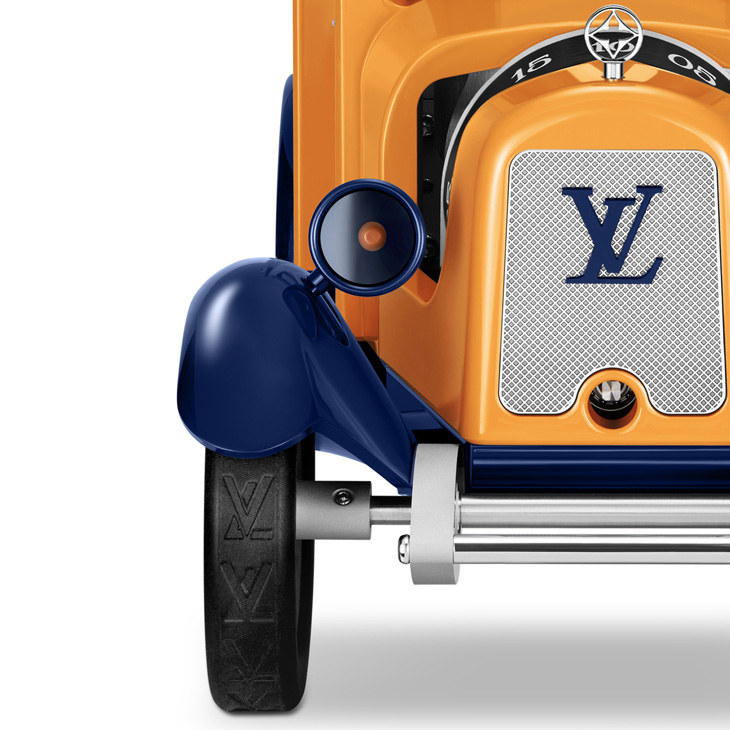 LOUIS VUITTON - 精湛工藝 - (LOUIS VUITTON CAMIONNETTE) - 連胎紋都是「LV」的復古小貨車|Louis Vuitton Camionnette座鐘