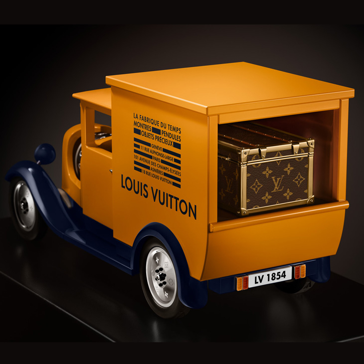 LOUIS VUITTON - 精湛工藝 - (LOUIS VUITTON CAMIONNETTE) - 連胎紋都是「LV」的復古小貨車|Louis Vuitton Camionnette座鐘