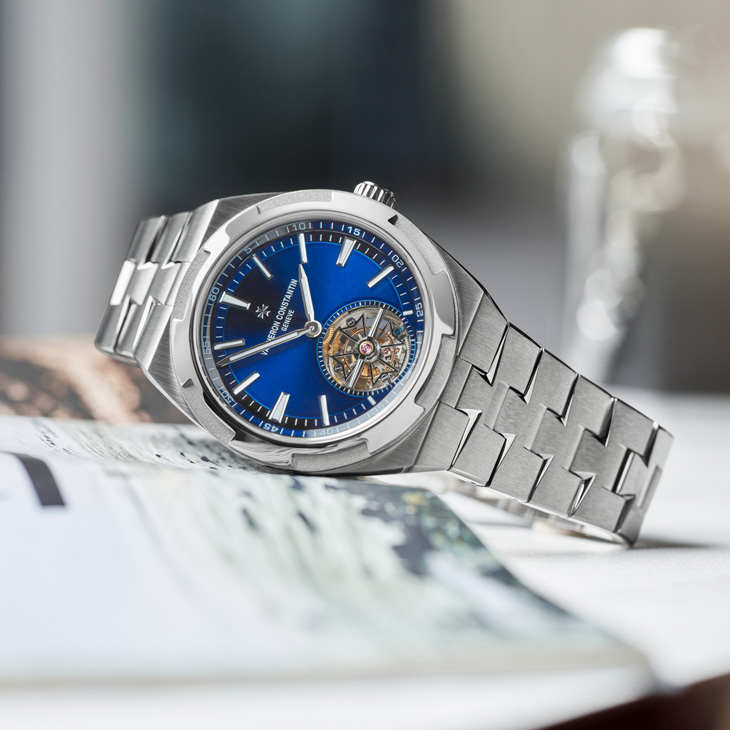 VACHERON CONSTANTIN - OVERSEAS - 6000V/210T-H179 - 鈦金屬深紅面,Vacheron Constantin Overseas陀飛輪腕錶新作