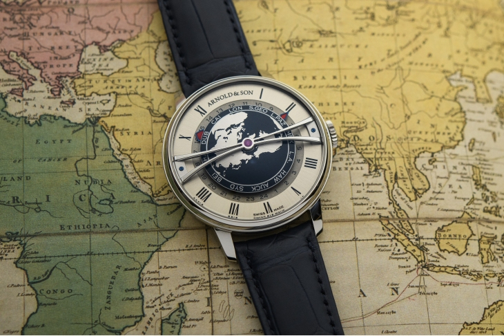 ARNOLD & Son - GLOBETROTTER - 1WTBS.K01A.C0263S - 藍綠交響，精巧寰宇｜ARNOLD & SON推出兩款Globetrotter 42不鏽鋼限量版